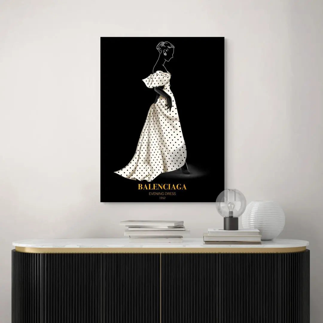 Balenciaga Ikoniczna Sukienka | Plakat